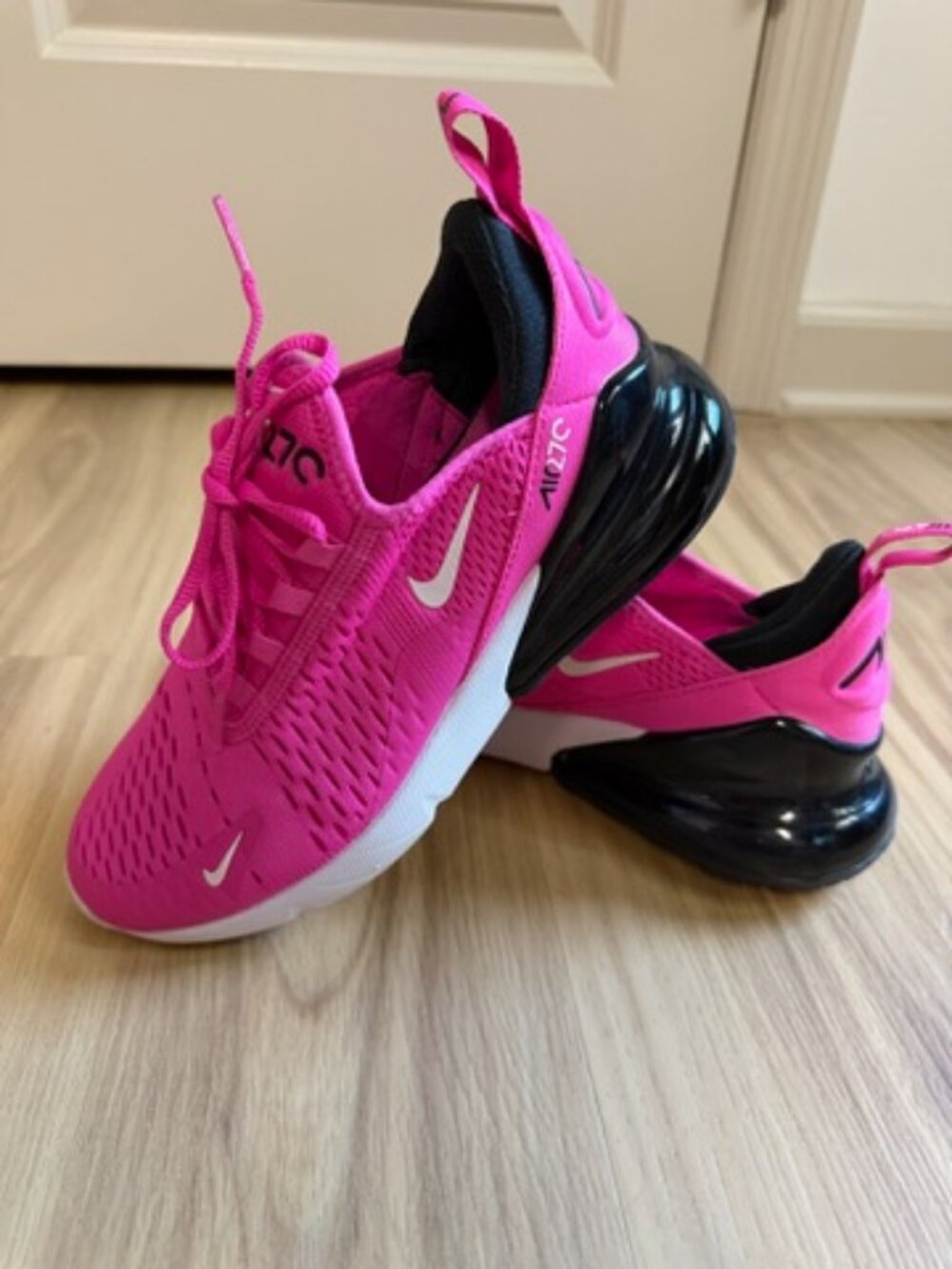 Nike Air Max 270 Running Shoes – Hot Pink – Youth Size 6